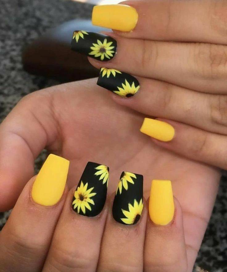 Fashion Unhas com margaridas 