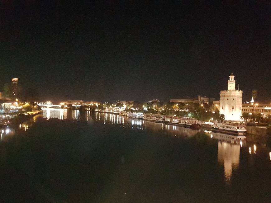 Place Torre del Oro