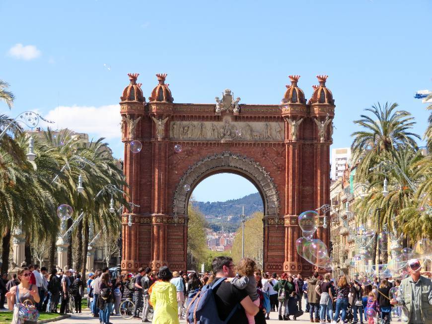 Place Arc de Triomf