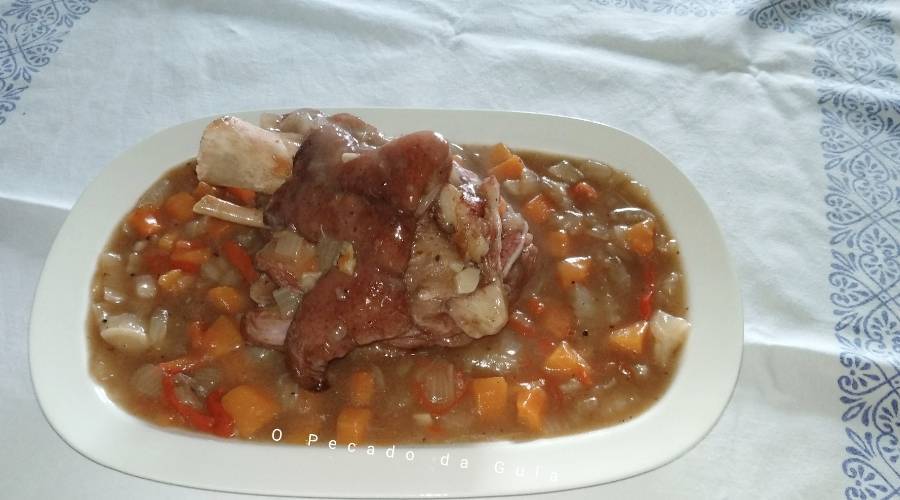 Joelho de Porco na Panela de Pressão Elétrica