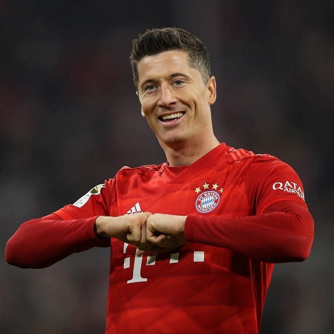 Social Robert Lewandowski
