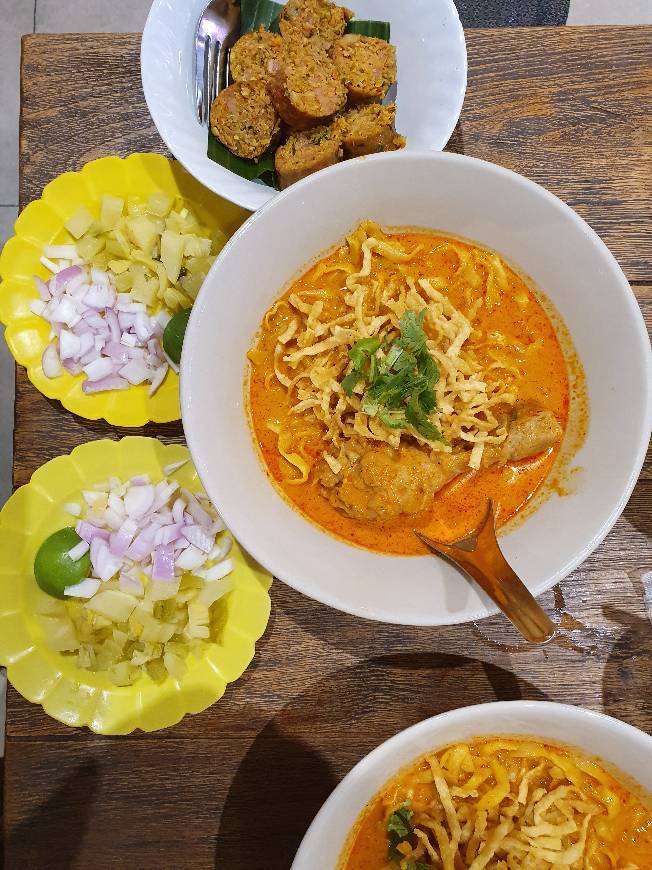 Restaurantes Ongtong Khaosoi