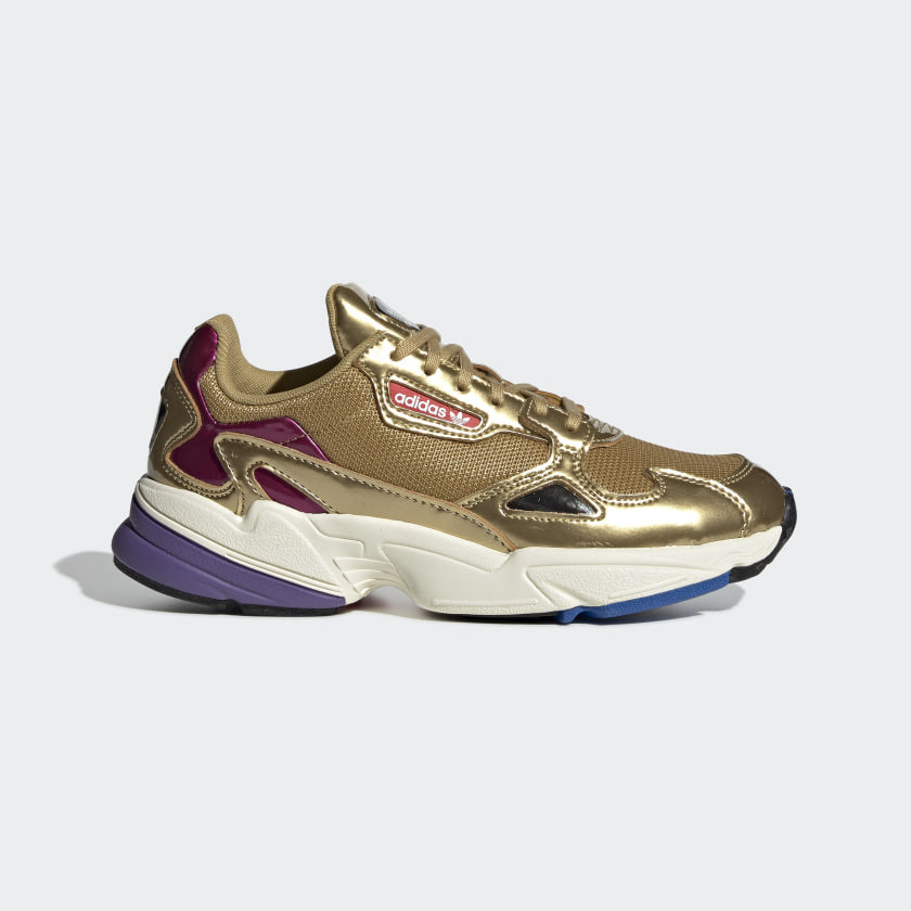 Products Adidas Falcon douradas