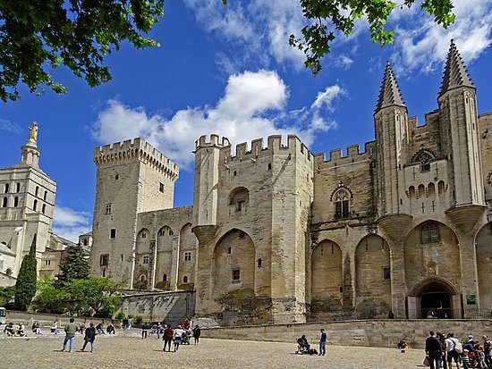 Lugar Palais des Papes