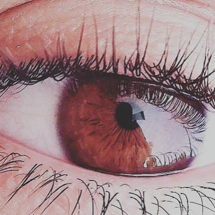 Social Blood in the eye _ Instagram 