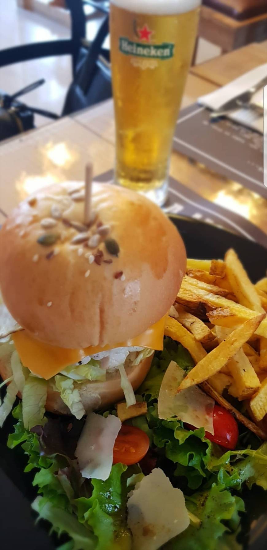 La Vara - Handmade Burgers & Portuguese Wines