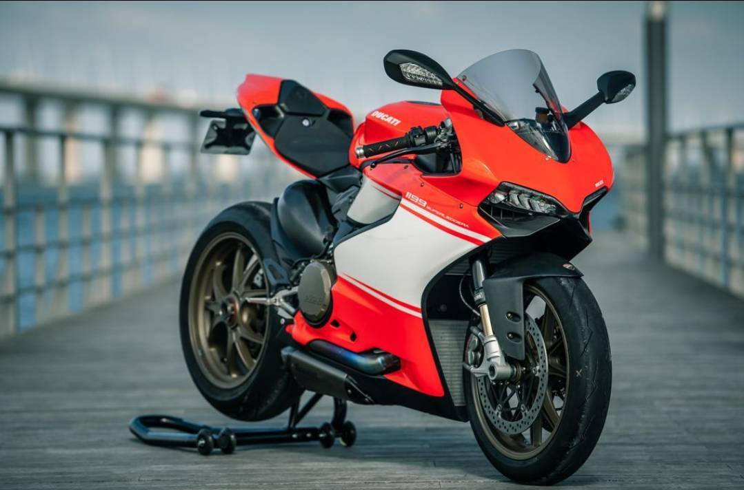 Moda Ducati Superleggera