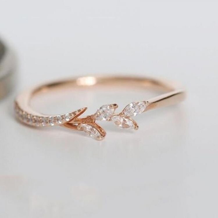 Products Dainty Leaf Ring