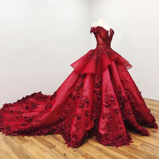 Gown dress with red roses 🌹 