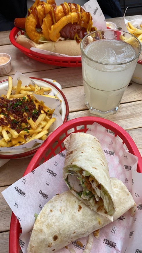 Restaurantes Frankie Hot Dogs