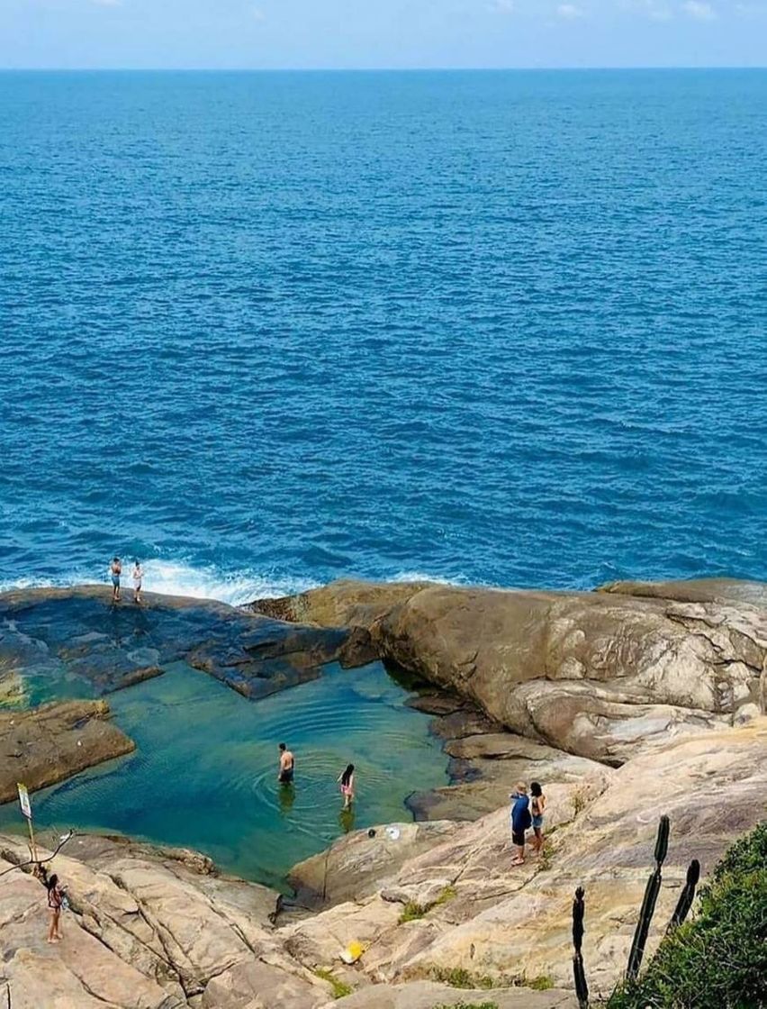 Place Praia em bombinhas - Praia da sepultura ✨