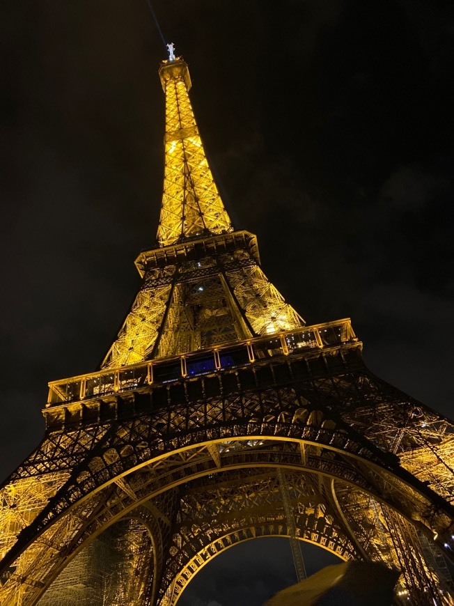 Torre Eiffel at night