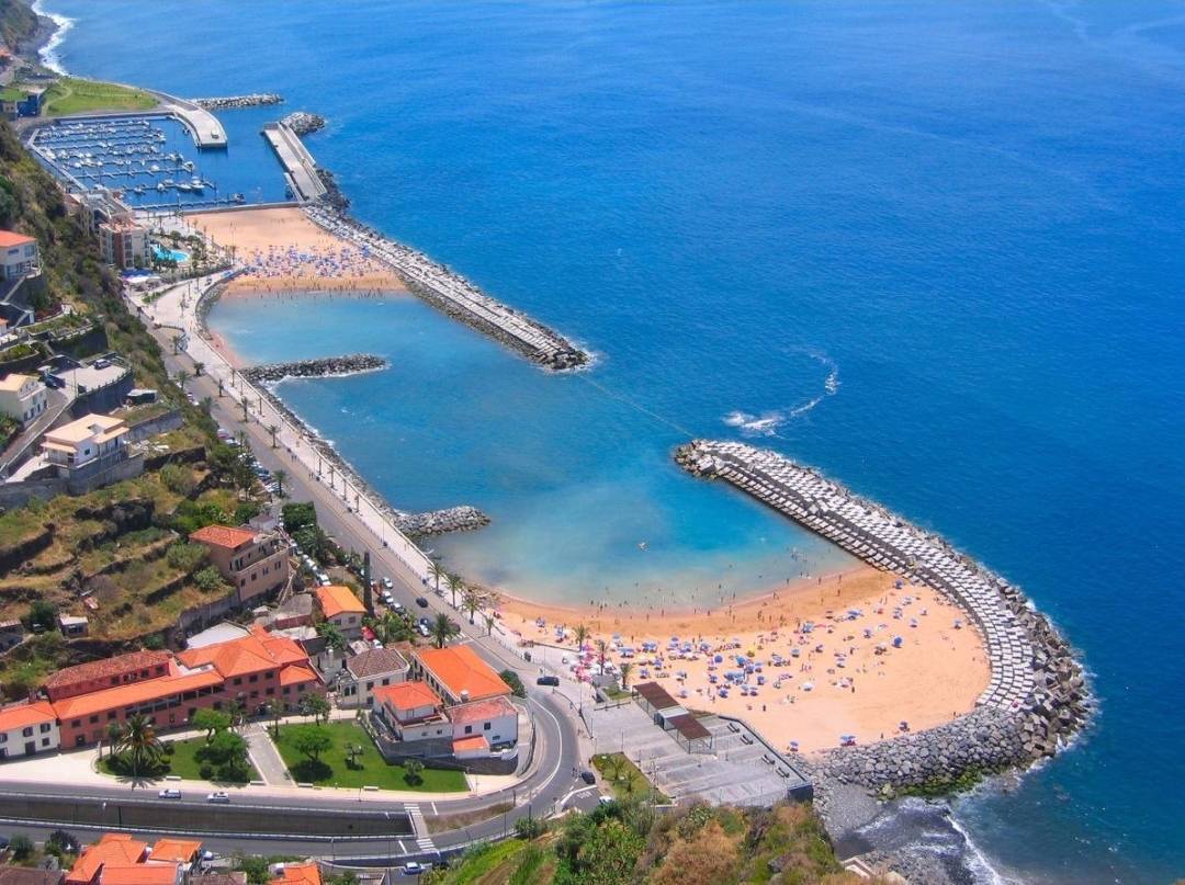 Lugar Praia da Calheta