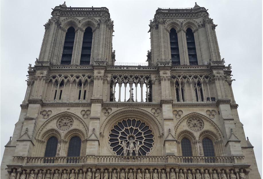 Place Catedral de Notre Dame