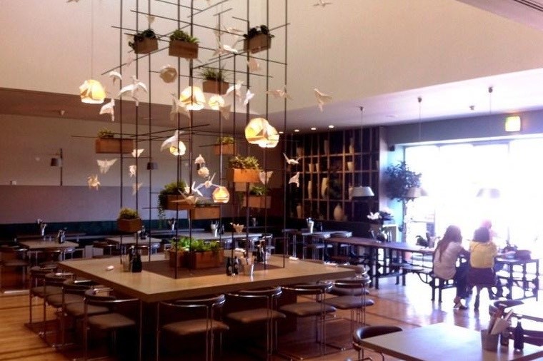Este Oeste restaurante 