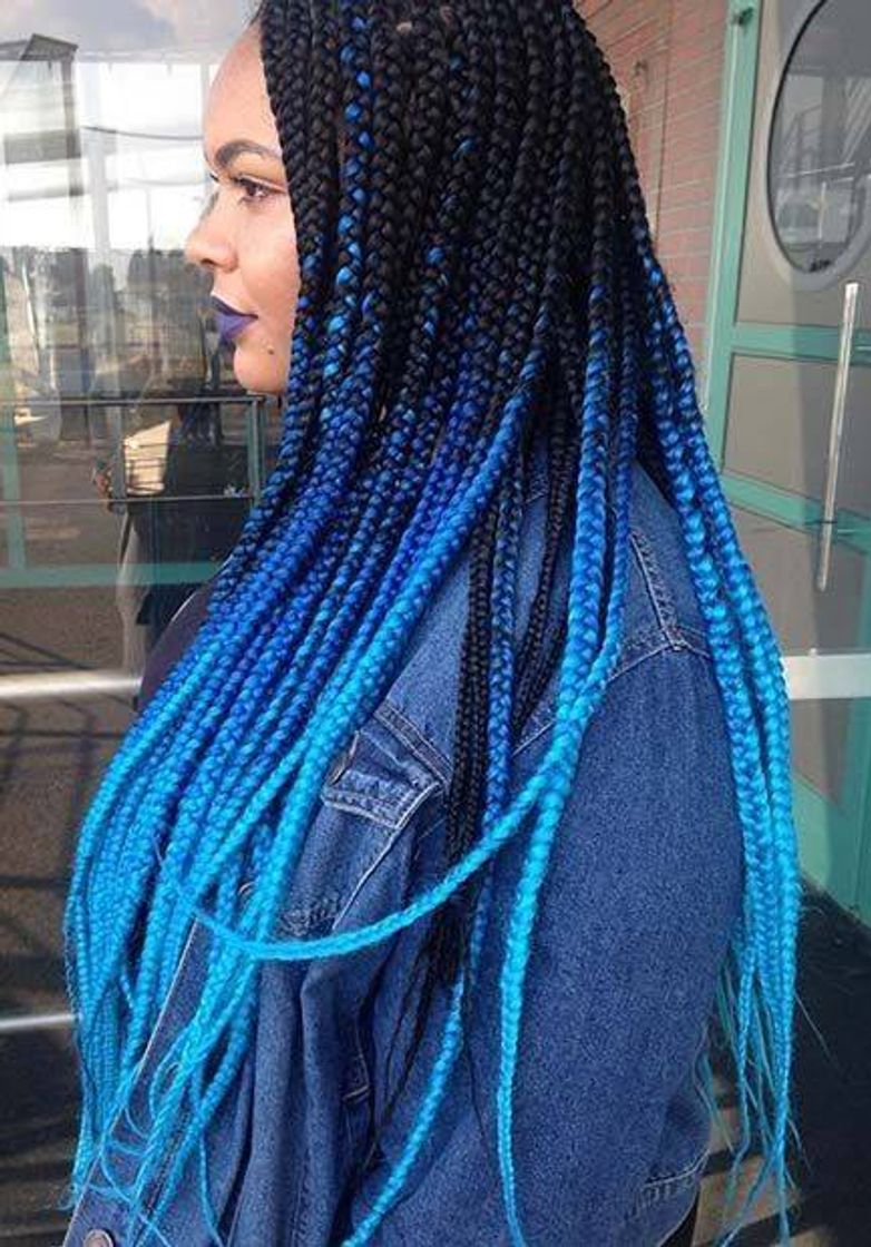 Moda Tranças BoxBraids degradê azul.