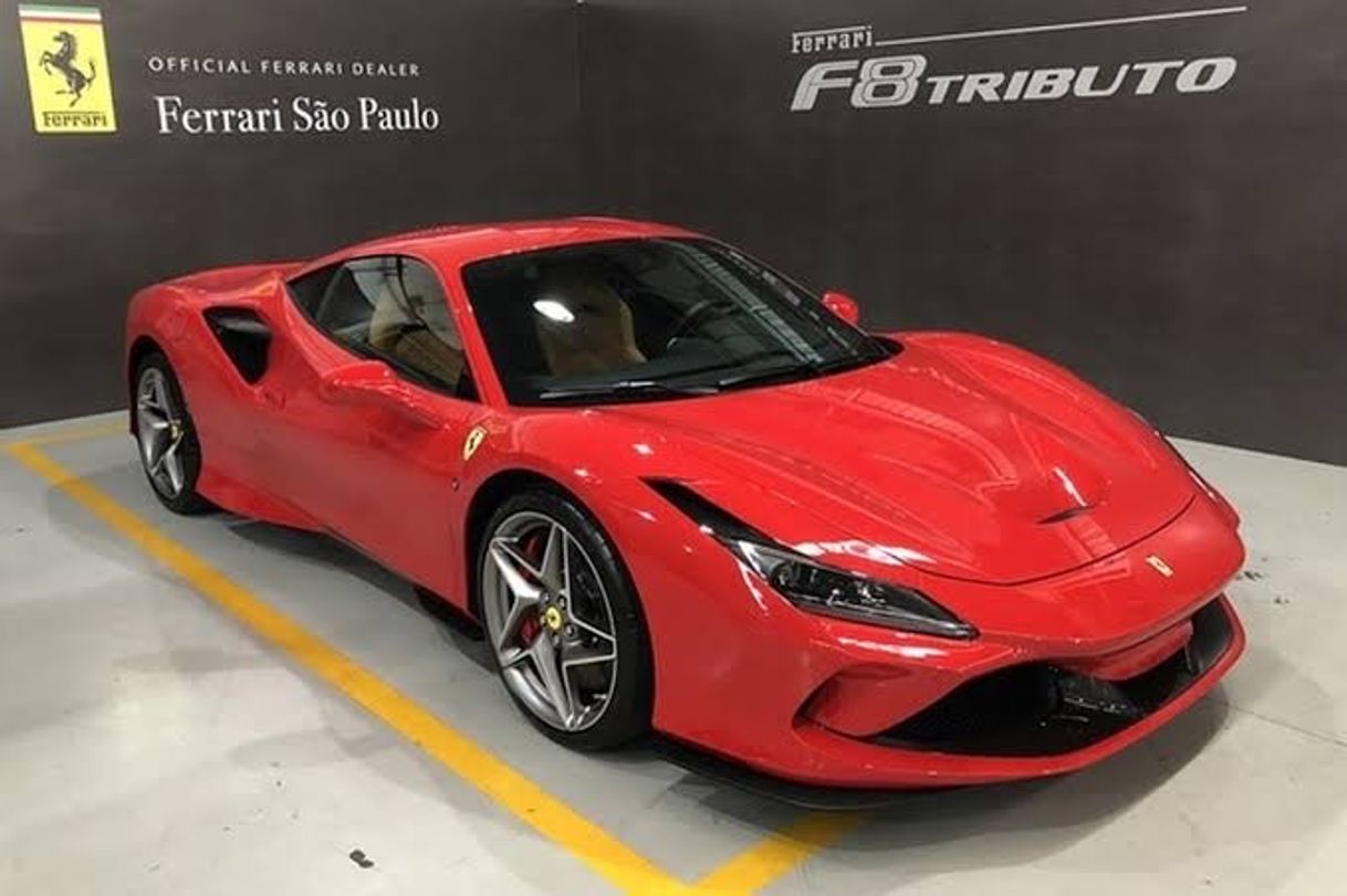 Moda Ferrari F8