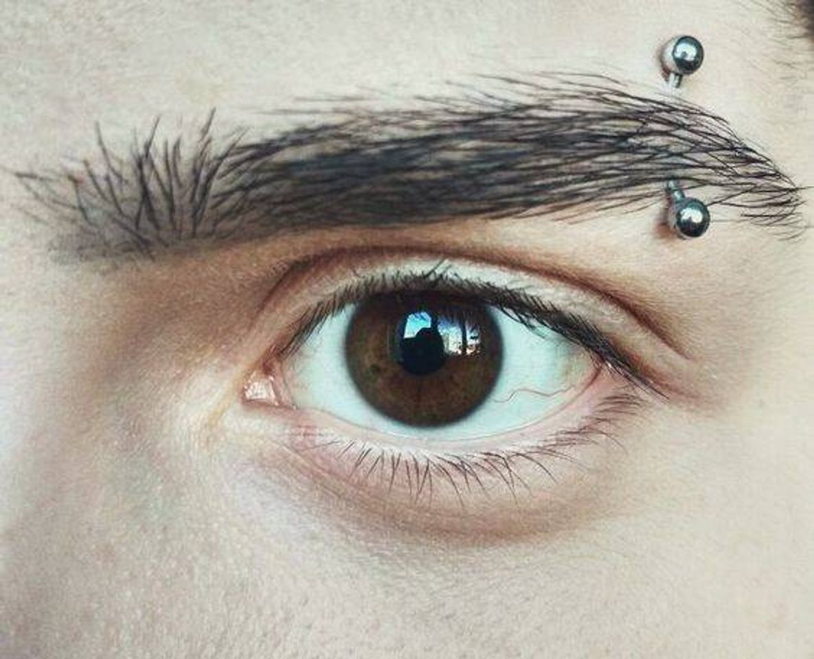 Moda Piercing no supercílio