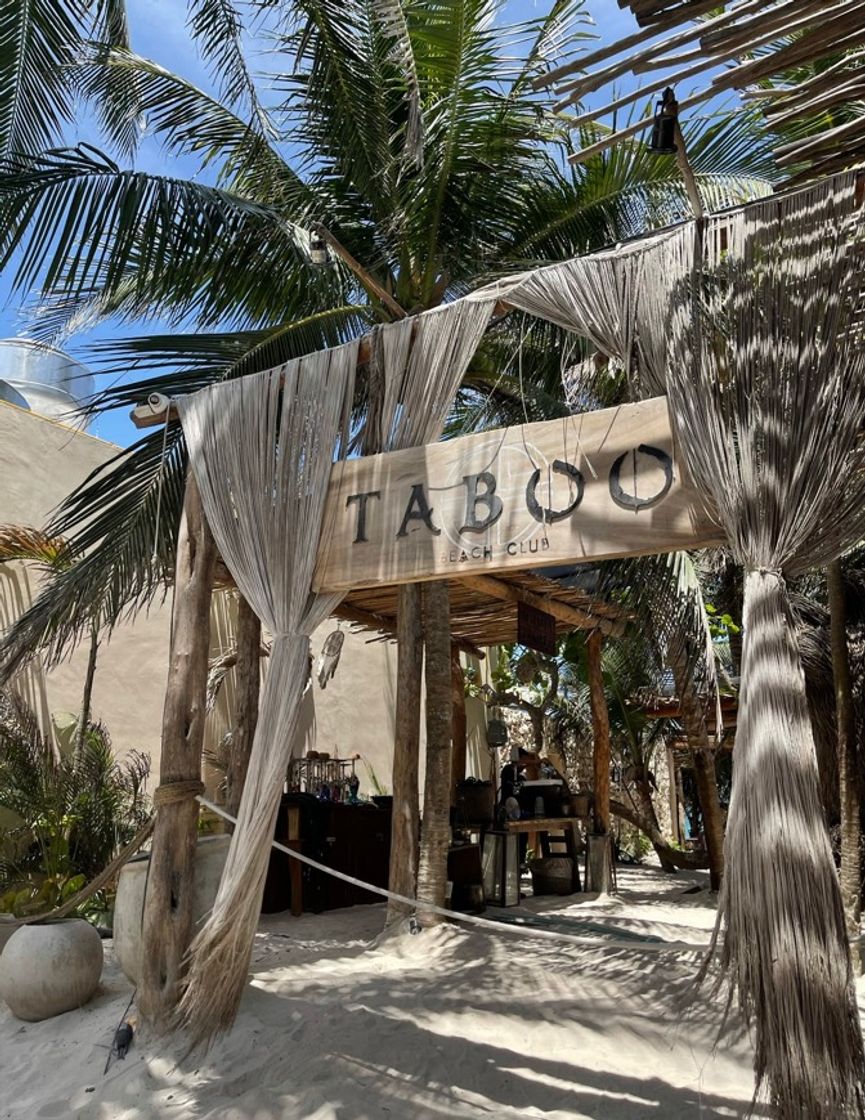 Lugar Taboo Beach Club en Tulum by Grupo Rosa Negra