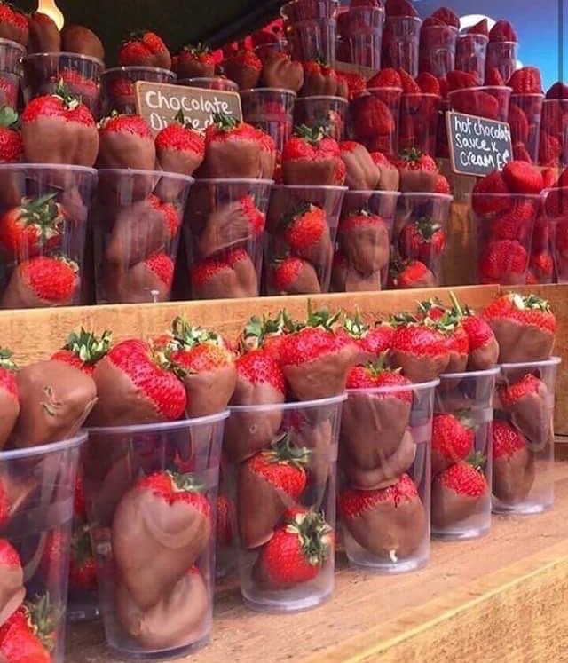 Moda chocolate strawberries 