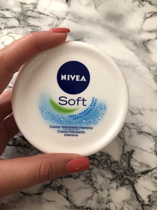 Product Nivea Crema Hidratante Intensiva Soft