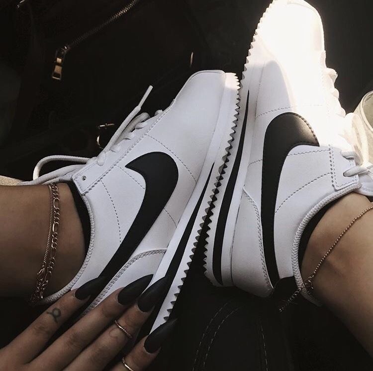 Product 👟 Nike Classic Cortez 👟