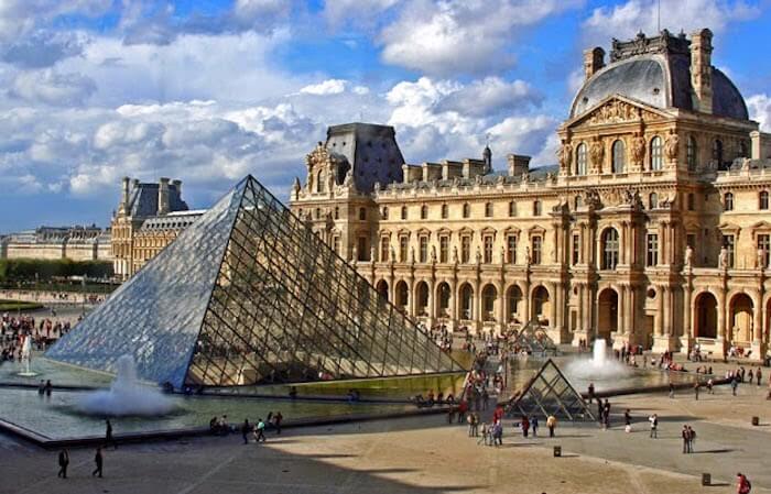 Place Museo del Louvre