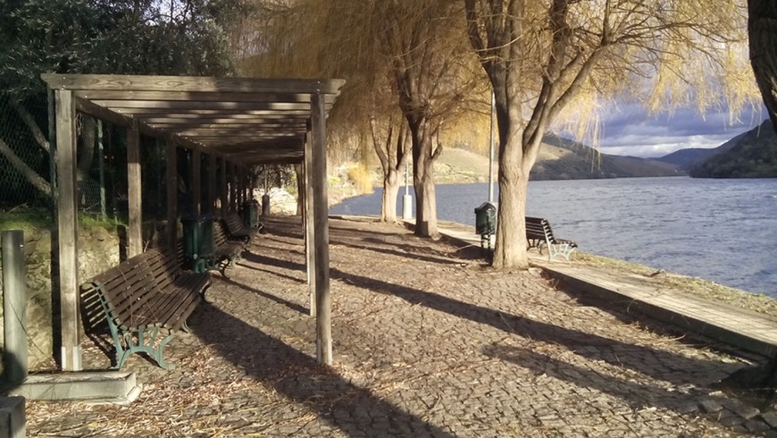 Place Quinta da Senhora da Ribeira