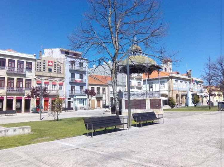 Place Praça do Almada