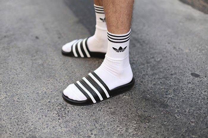 Moda Socks and sandals