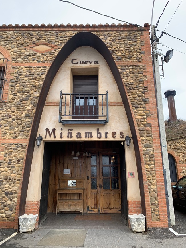 Restaurants Cueva Miñambres