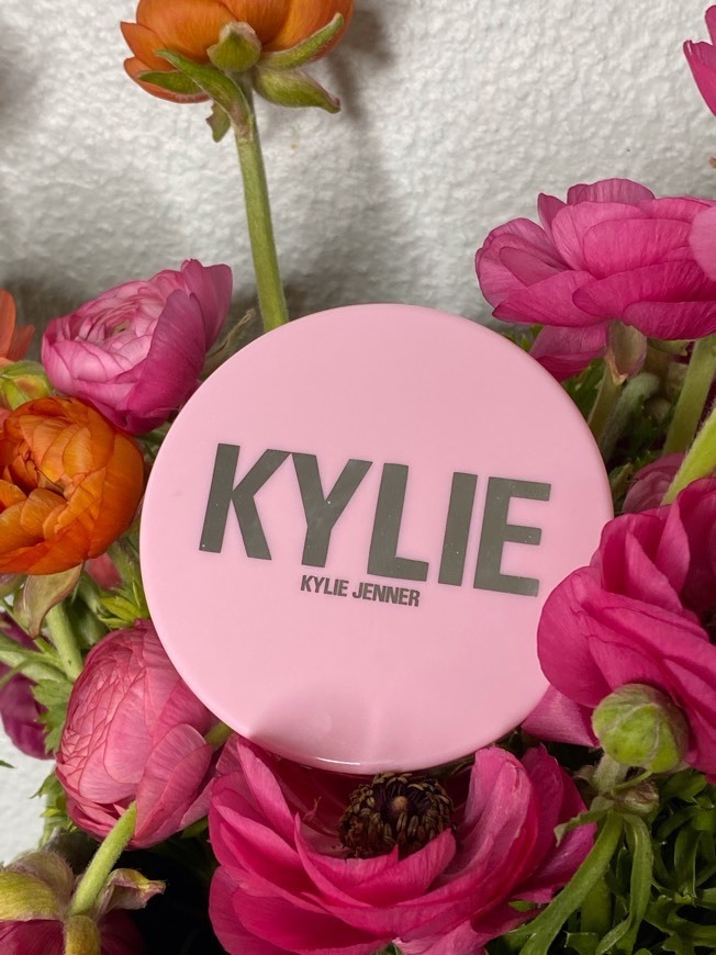 Moda Kylie Cosmetics - soft pink powder