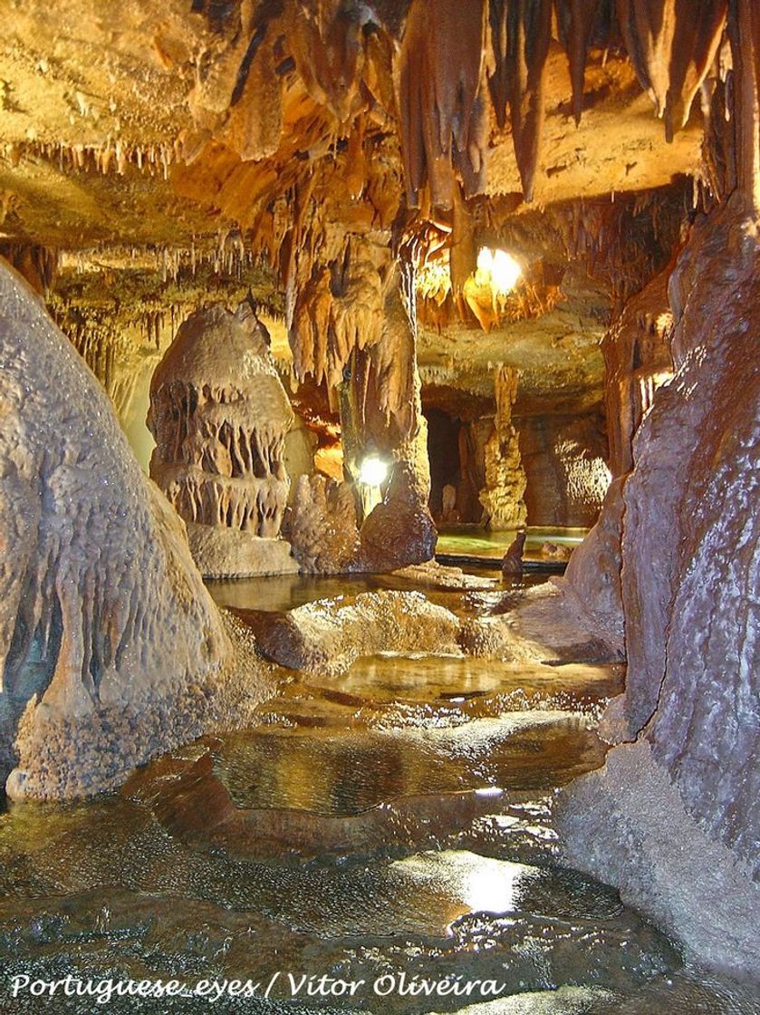 Place Grutas de Alvados