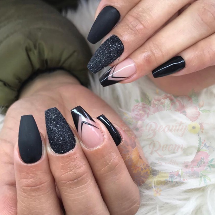 Fashion Nails 🖤