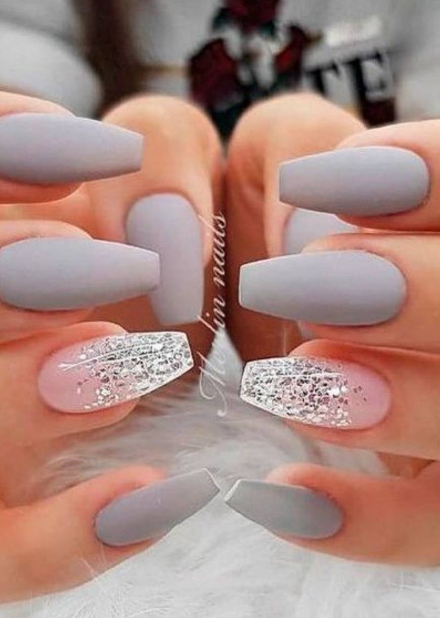 Moda Grey Nails