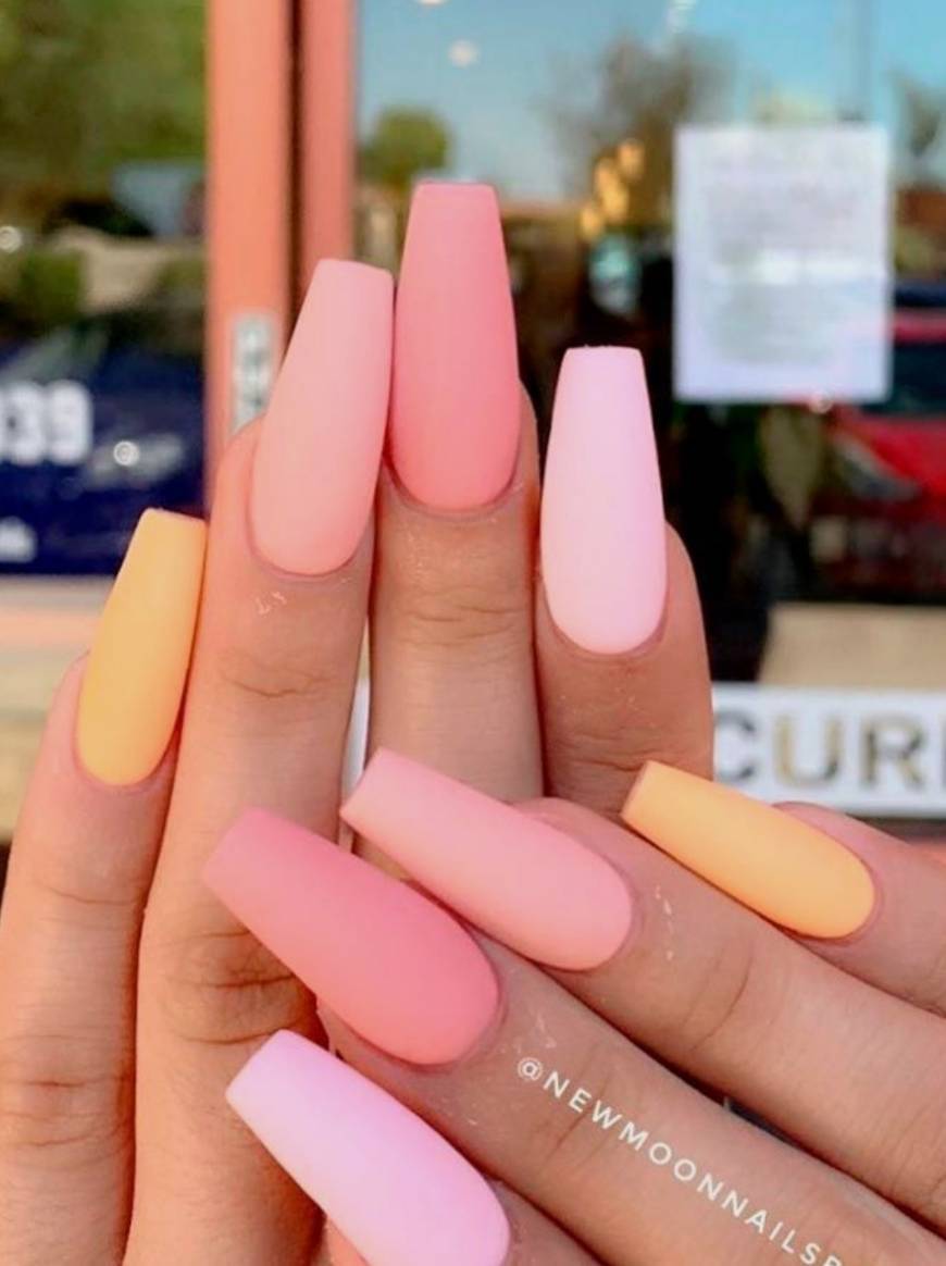 Moda Spring Nails 