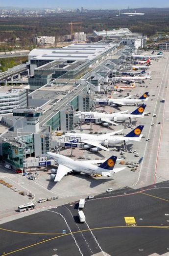 Frankfurt Airport (FRA)