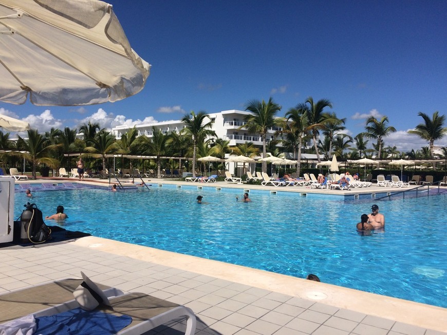 Lugar Hotel Riu República