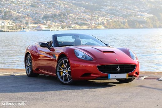 Ferrari California 30 - 490cv

