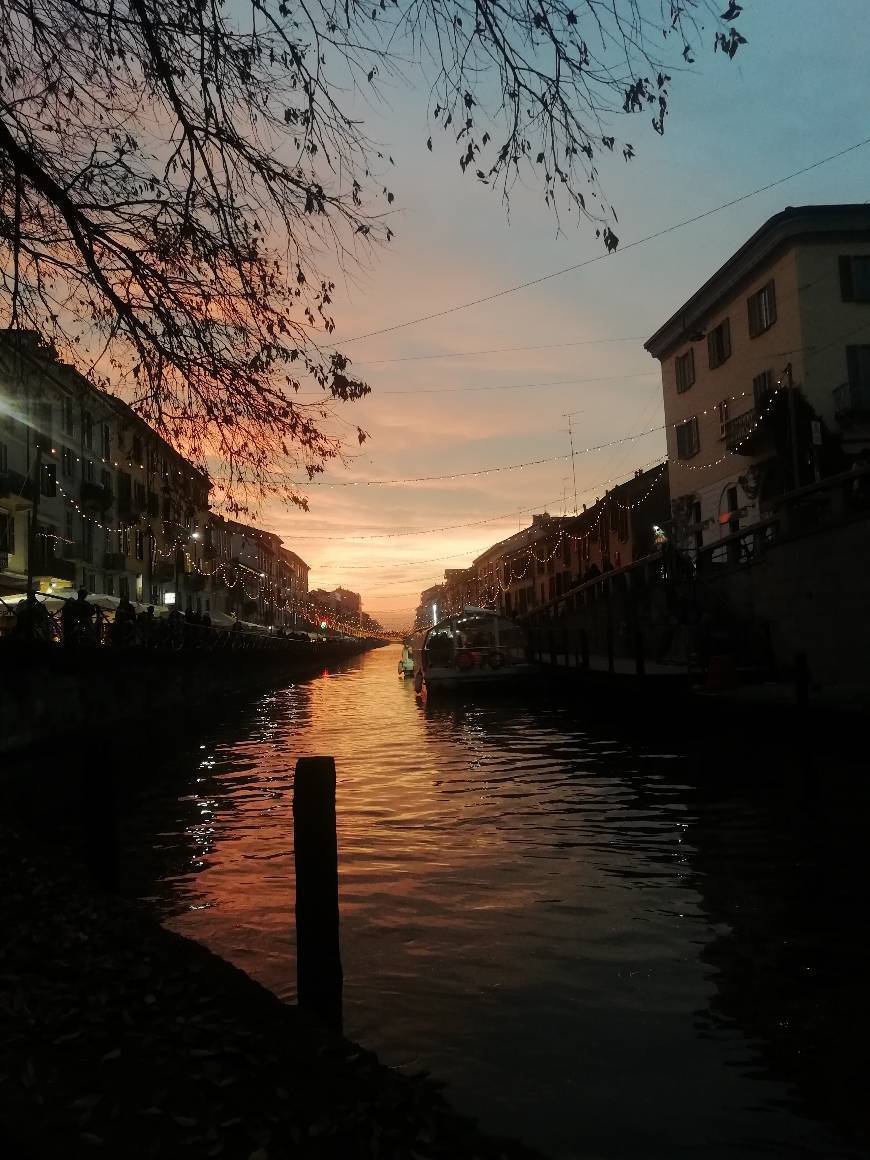 Place Naviglio Grande