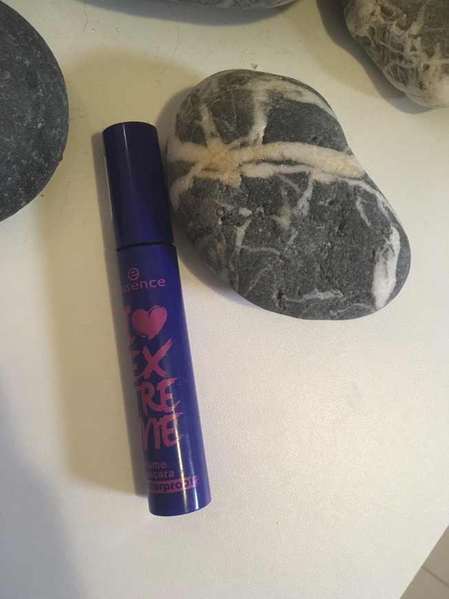 Beauty Essence i love extreme mascara volumen resistente agua negra.