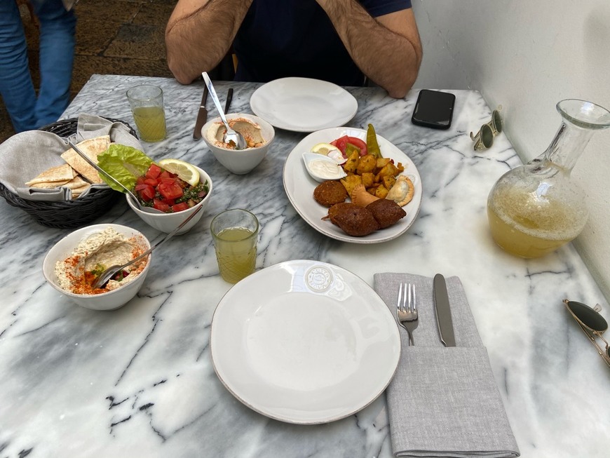 Restaurants Sumaya, Mesa Libanesa