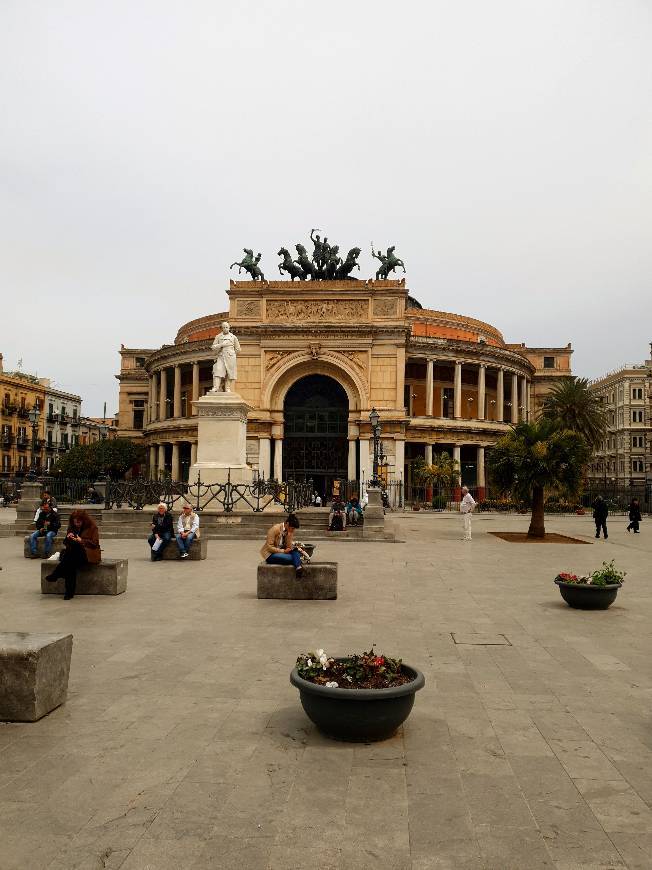 Place Teatro Politeama