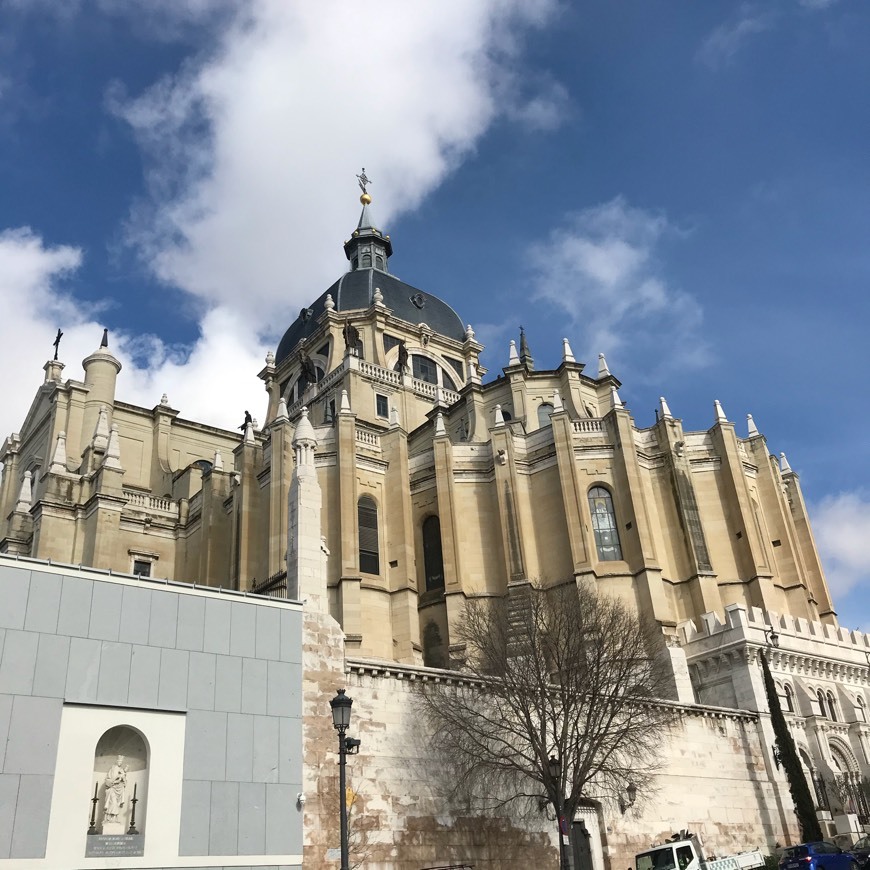 Lugar Almudena Cathedral