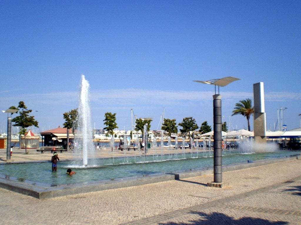 Place Praça Manuel Teixeira Gomes