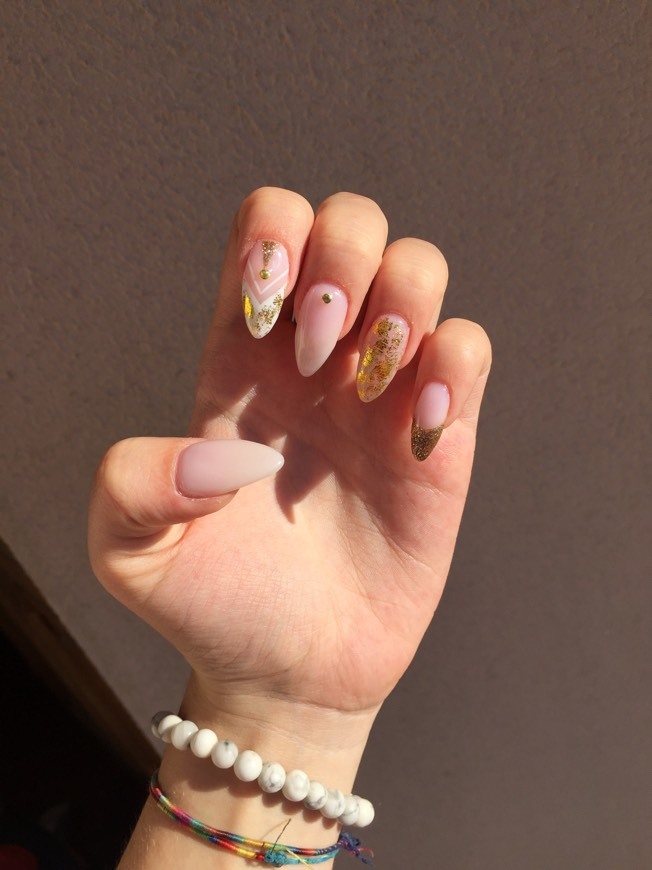 Moda Nails