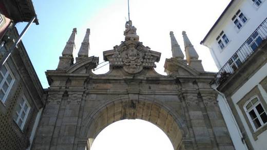 Arco da Porta Nova
