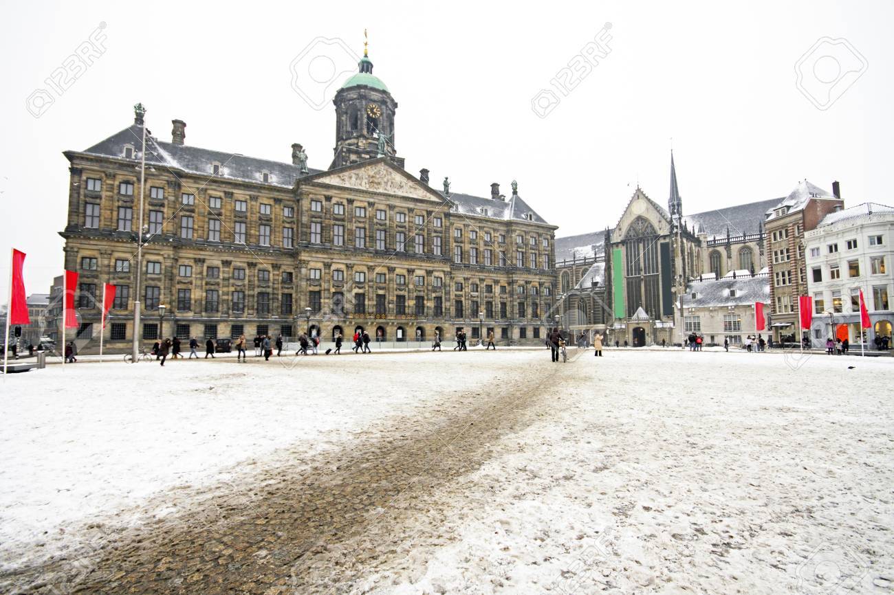 Lugar Dam Square