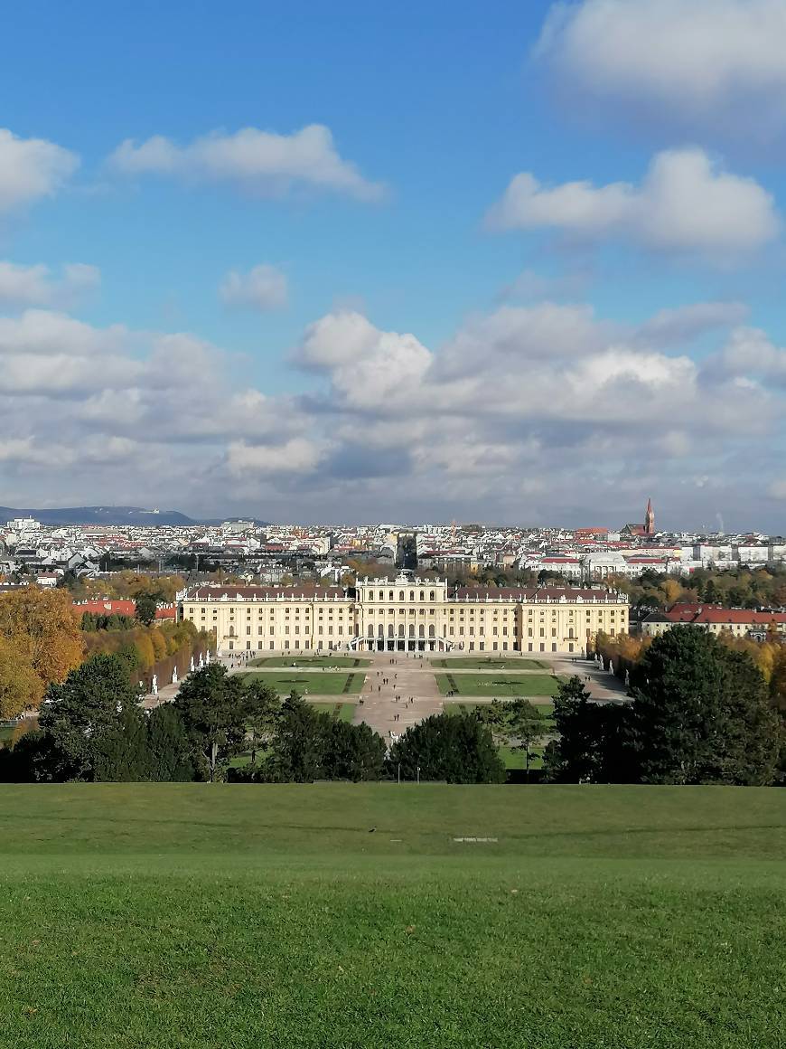 Place Schönbrunn Palace