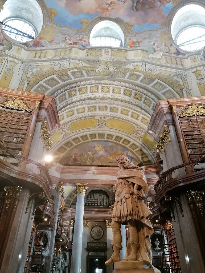 Lugar Bibliothek Wien